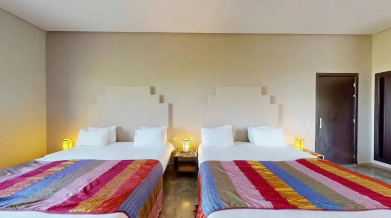 chambre-quadruple-fes-villa-agapanthe-2-lits-queen-piscine-jardin-03