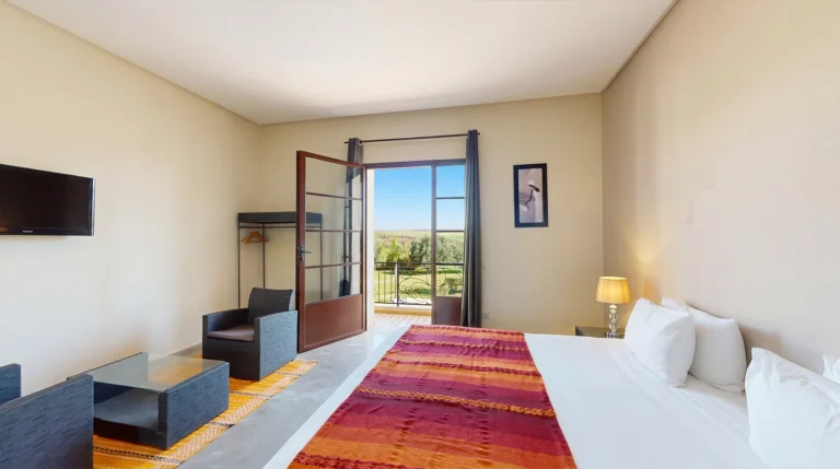 chambre-quadruple-fes-villa-agapanthe-2-lits-queen-piscine-jardin-06